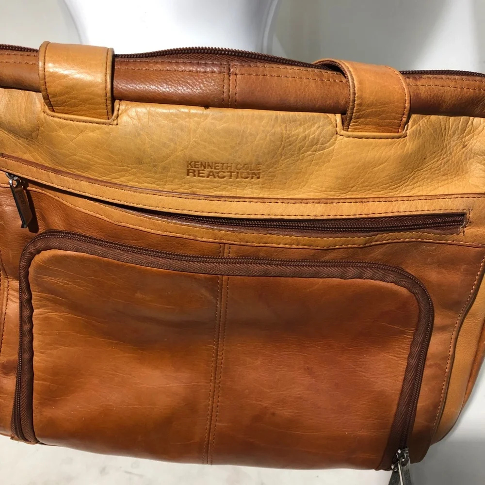 Kenneth Cole Reaction Manhattan Colombian Briefcase ( USED )